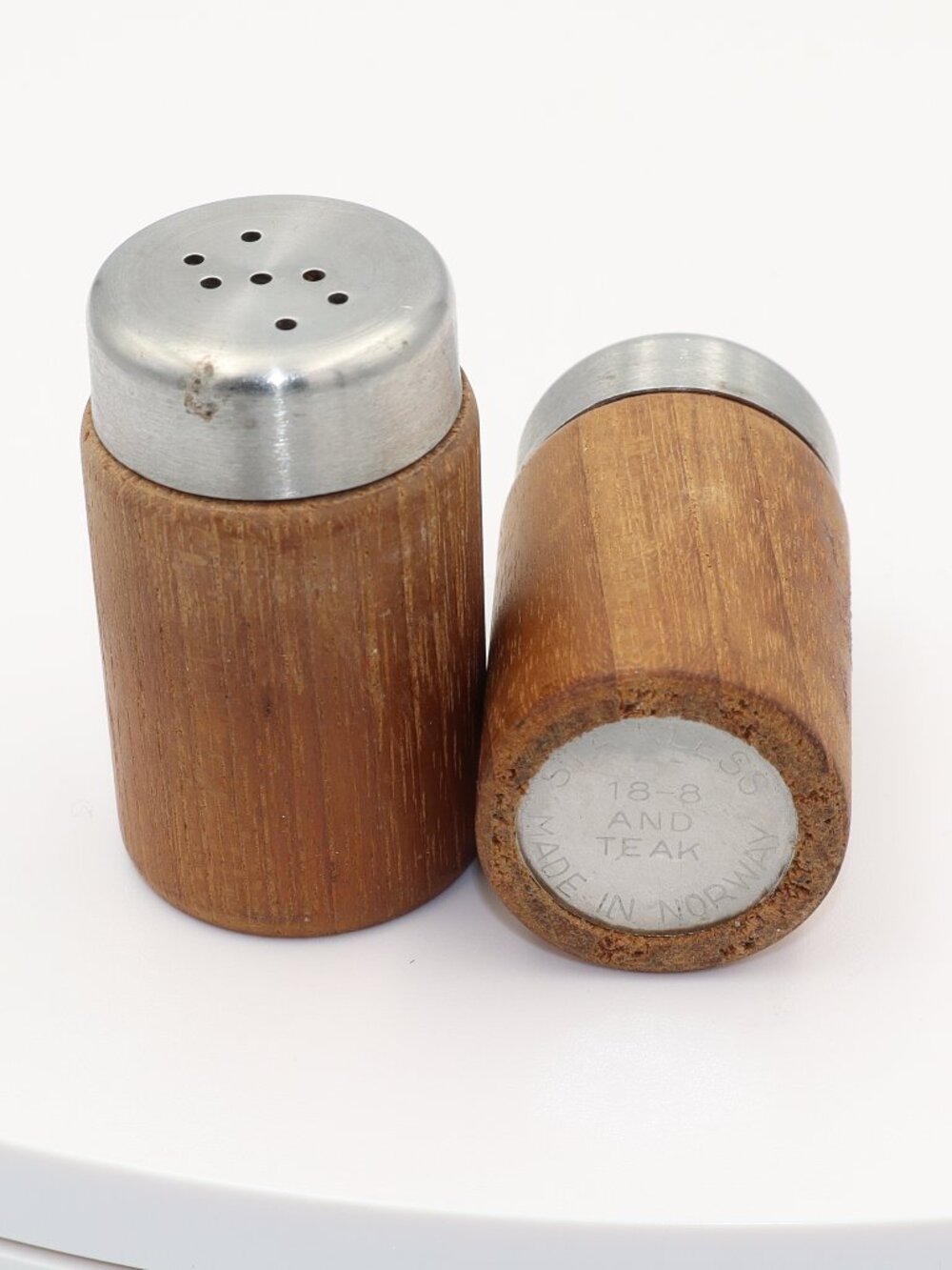Norwegian Salt & Pepper Shakers Set Teak & 18-8 Stainless 1.25x2.5” Vintage - Picture 3 of 8